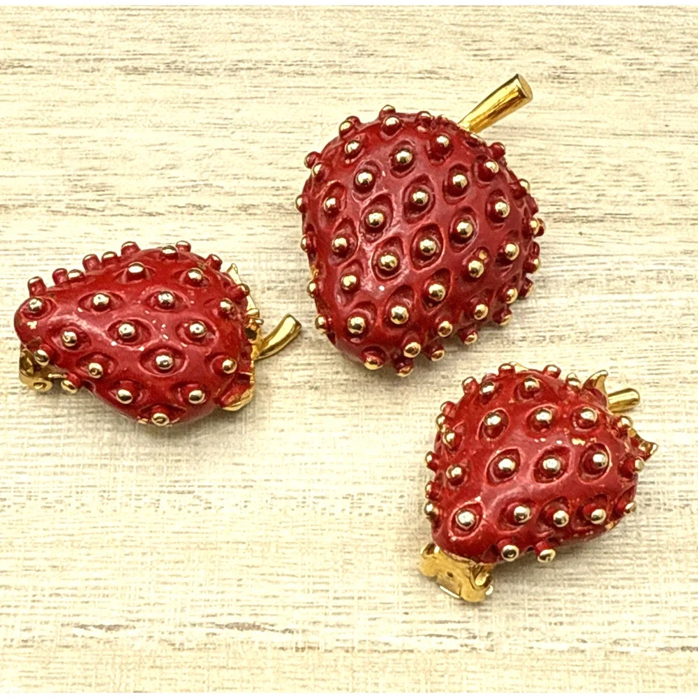 Vintage Bergere Brooch Clip On Earrings Berries Strawberry Red Gold‎ Tone READ - Picture 2 of 9